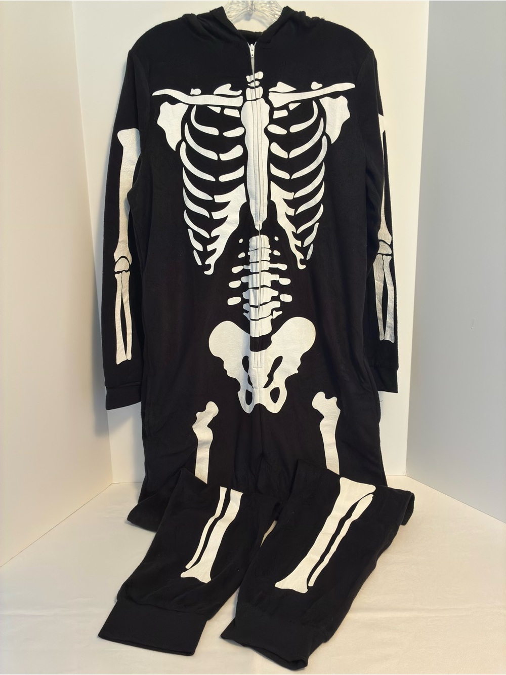 The Halloween Collection Adult Skeleton Halloween Onesie Size S New With Tag